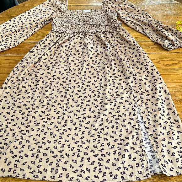 BaeVely elastic bodice style midi dress.  Great condition. Size Large. - Picture 1 of 11